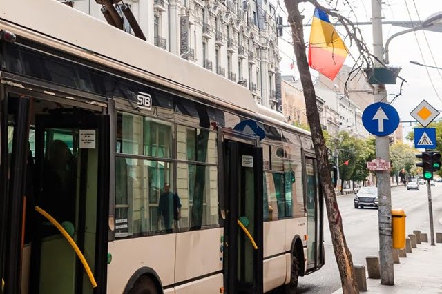 Aprooape 1000 de statii de transport public din Bucuresti vor afisa digital toate informatiile de care aveti nevoie!