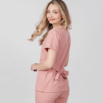 Costume medicale: Ghidul complet pentru alegerea celor mai confortabile și funcționale haine pentru personalul sanitar