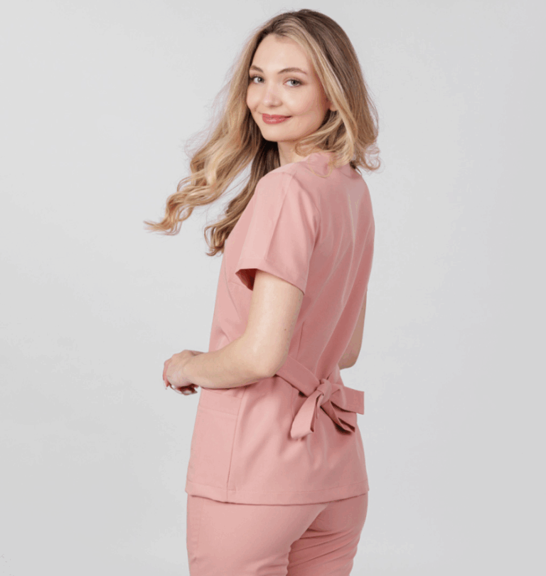 Costume medicale: Ghidul complet pentru alegerea celor mai confortabile și funcționale haine pentru personalul sanitar