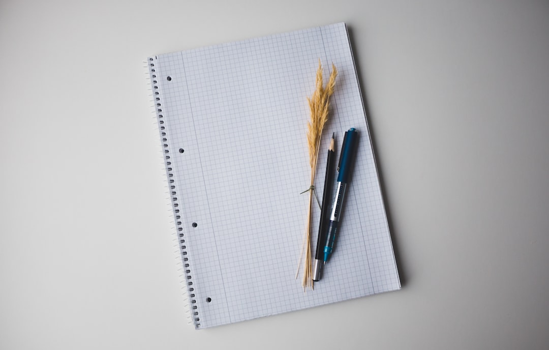 Ghidul scrierii unei lucrări de licență: De la alegerea temei la bibliografie