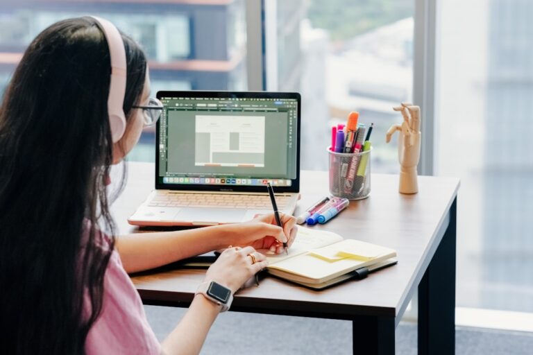 10 Metode de Învățare Rapidă: Testate Științific pentru Sesiune