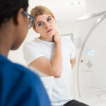 De ce trebuie sa scoti toate obiectele metalice inainte de RMN?