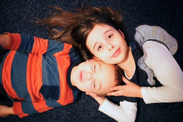 Photo relationship between siblings