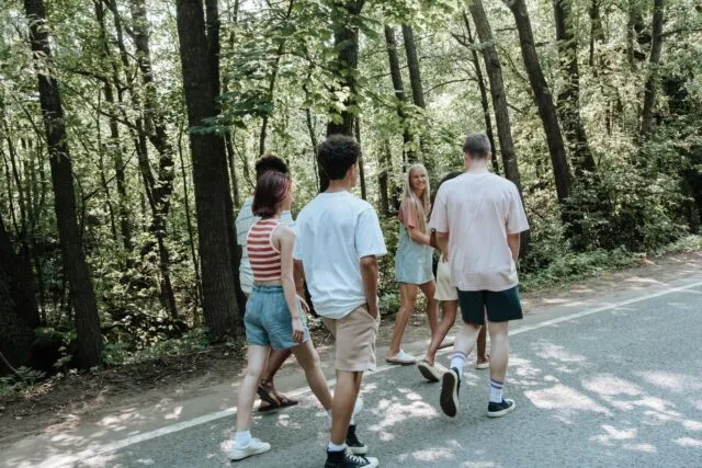 Un weekend de digital detox: cum îl planifici fără să te simți izolat